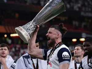 Au început negocierile: 34.000.000 €! Liverpool i-a dat o veste excelentă lui Radu Drăgușin