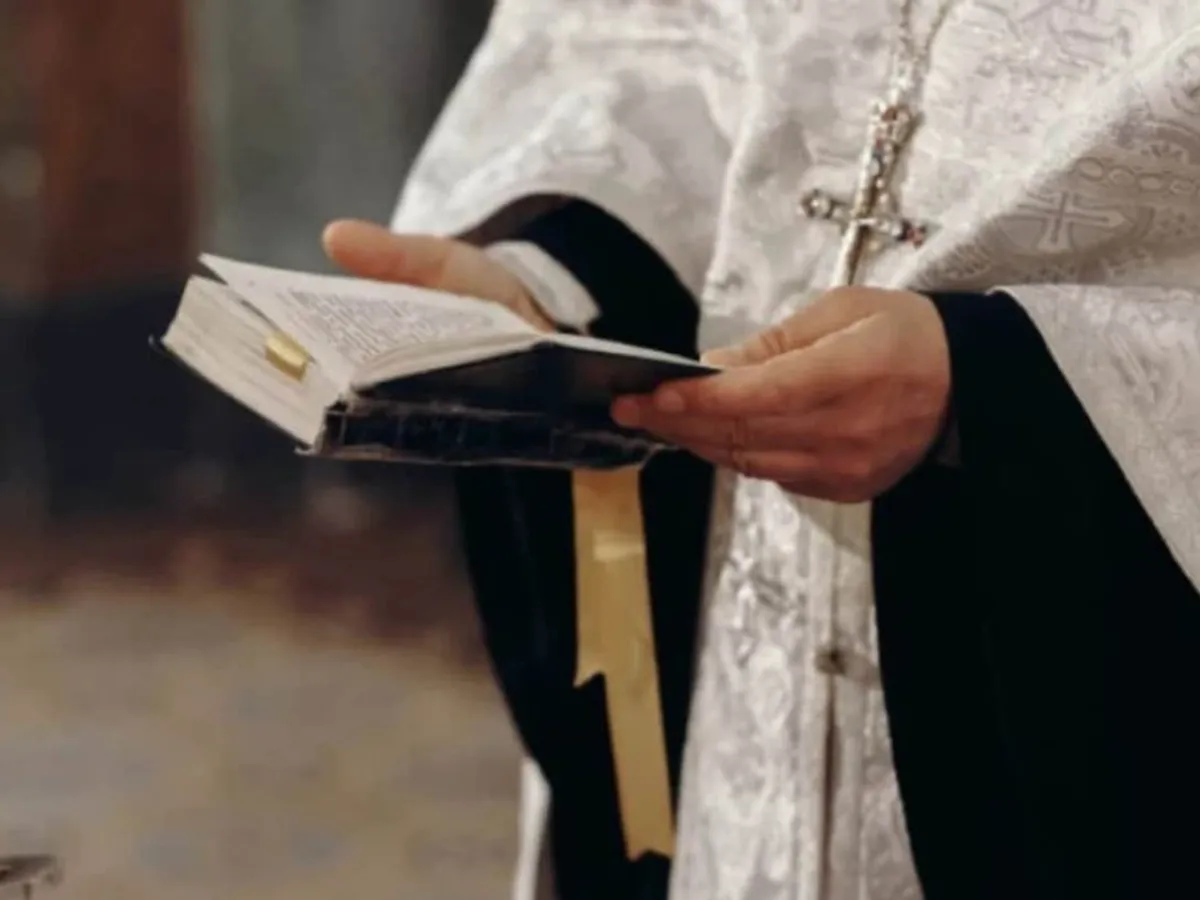 Un preot sucevean îi jupoaie de bani pe amărâții dintr-un sat:„Nu puteți veni la noi cu 300 de lei” Foto: TeleM (fotografie cu caracter ilustrativ)