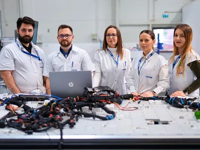 Prima fabrică a companiei Leoni în România, Wiring Systems Division, a fost deschisă la Arad în anul 2000 - Foto: leoni.ro