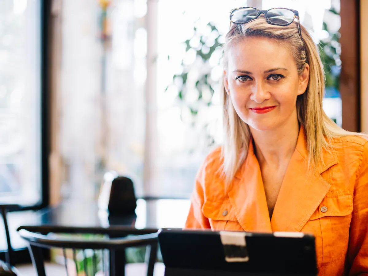 Cât câștigă o româncă în Germania și ce cheltuieli are? „Mergem cu capul sus”