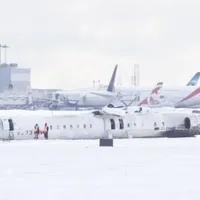 Accident aviatic în Canada. Un avion cu 80 de pasageri s-a răsturnat pe aeroportul din Toronto - Foto: Profimedia images