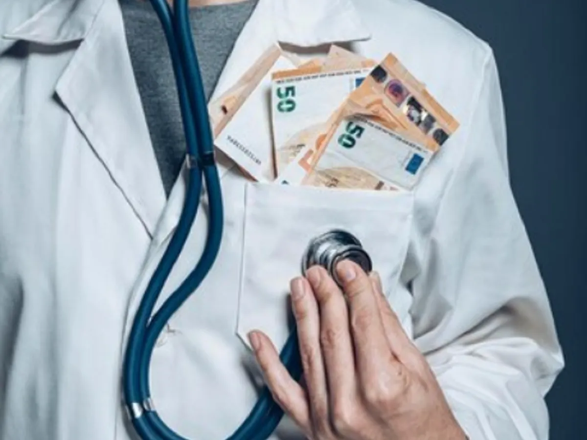Un medic nu știe dacă ”atențiile” de la pacienți sunt tot șpăgi Foto: freepik.com - rol ilustrativ