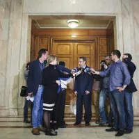 Imaginea academică a lui Valer Dorneanu se sprijină pe o colecție de lucrări produse prin impostură