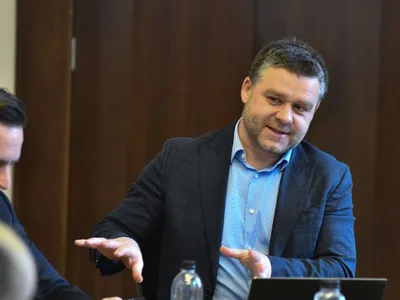 Ciucu anunță eliminarea mesajelor anticezariană de pe panourile din București după controverse publice - Foto: Facebook/Ciprian Ciucu