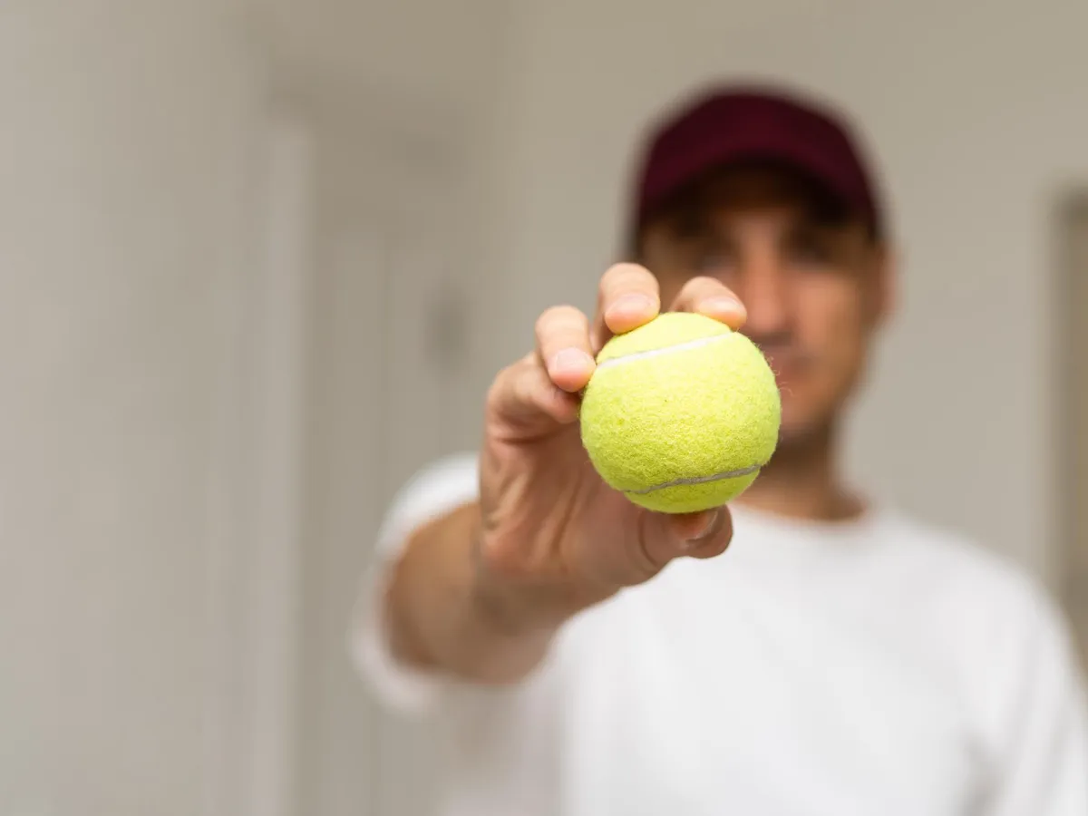 Motivul pentru care oamenii pun mingi de tenis pe bila de la remorcă. Te scapă de rugină? - Foto: Freepik (Imagine cu rol ilustrativ)