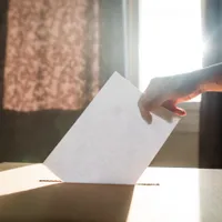 Liber la transferuri politice! Aleșii locali își pot schimba partidul înainte de alegeri - Foto: Profimedia Images/ Imagine cu caracter ilustrativ