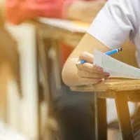 Zeci de elevi se pregătesc pentru noua sesiune a examenului de Bacalaureat. Când începe sesiunea? - Foto: Freepik