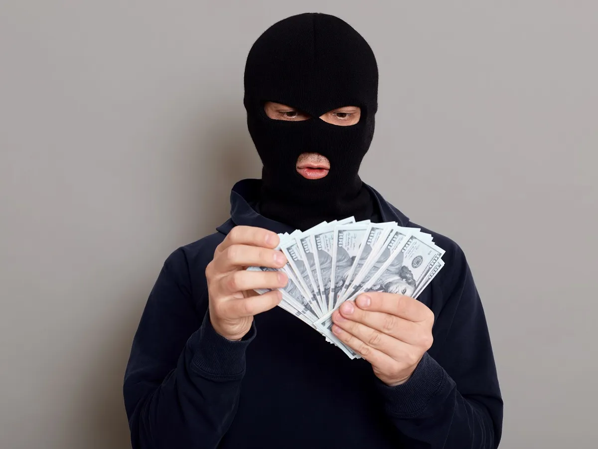 Doi hoți au furat 1.400.000 € din casa unui notar public - Foto: Freepik (imagine cu rol ilustrativ)