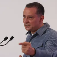 Daniel Băluţă, primarul Sectorului 4, susţine o conferinţă de presă - Foto: INQUAM PHOTOS/George Călin