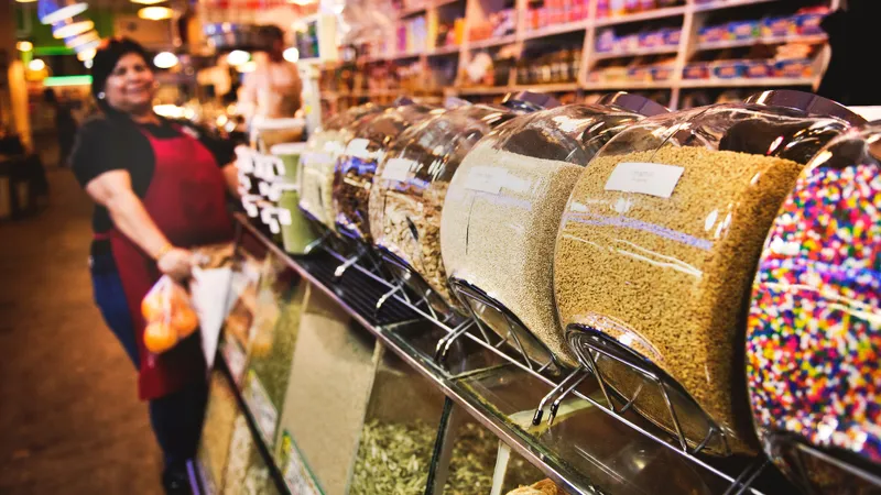 Guvernul limitează folosirea tichetelor de masă la anumite produse - Foto: Pexels / Tim Mossholder