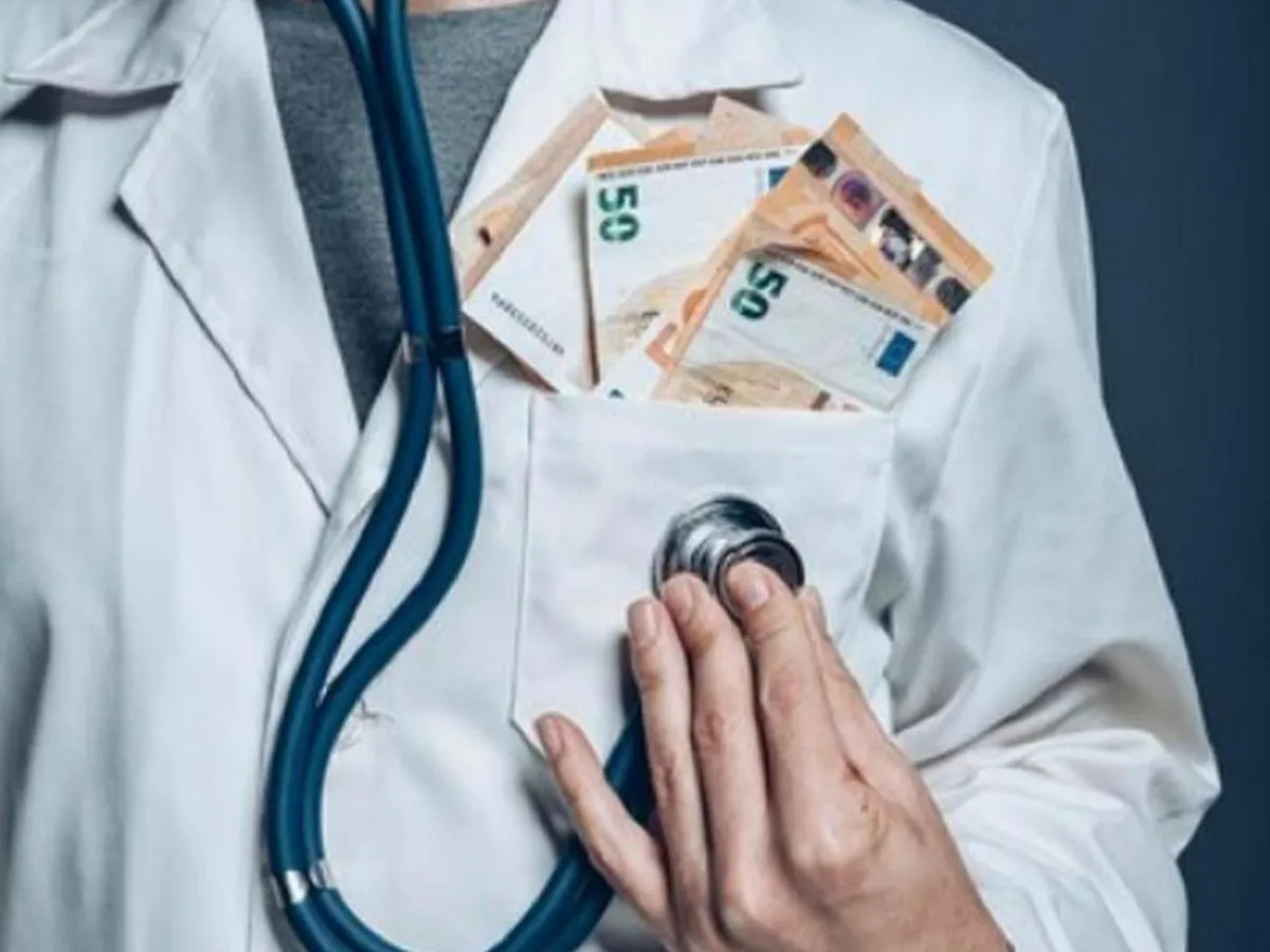 O doctoriță de la Casa de Pensii, prinsă cu 2.400.000 lei nejustificați, rămâne cu banii. A scăpat - Foto: freepik.com - Imagine cu rol ilustrativ