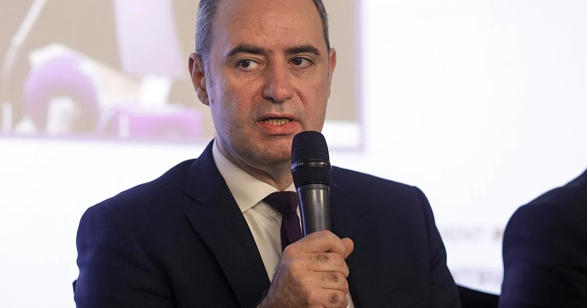 Alexandru Nazare, ministrul Finanţelor, spune că devansarea judecării de CCR a majorării impozitelor e bună • Newsweek România