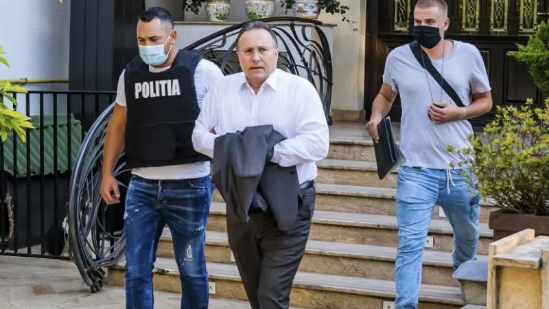 Gheorghe Nichita, cu cătușe sub haină/FOTO: Inquam Photos/Liviu Chirica