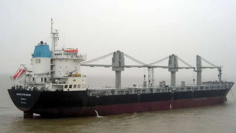 Rebelii Houthi „supără” și China. Au lovit cu o rachetă un petrolier chinez în Marea Roșie - Foto: maritimeoptima.com - Rol ilustrativ