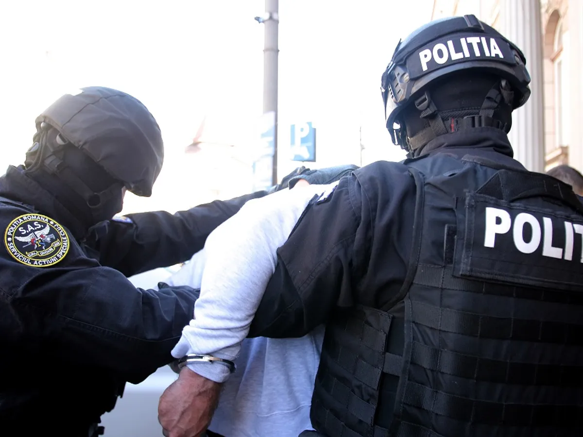 Hoți deghizați în polițiști au descins la un traficant, i-au luat drogurile și l-au lăsat la Parchet Foto: INQUAM Photos/ Mihaela Ionela Bobar