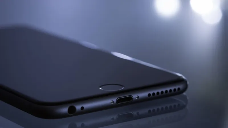 Cum poți afla dacă telefonul tău este ascultat sau urmărit - Foto: Pexels Pixabay/ Torsten Dettlaff