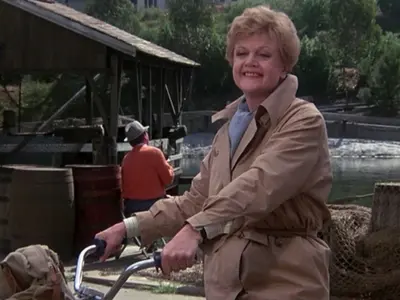 Angela Lansbury, în „Murder, She Wrote"/foto: https://www.themoviescene.co.uk/