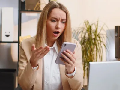 Telefon cu probleme - Foto: Freepik (rol ilustrativ)