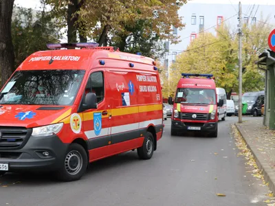 Fenomenul sinuciderilor a luat amploare. Un bărbat s-a aruncat de la etajul 10 al unui bloc/FOTO: Facebook/IGSU