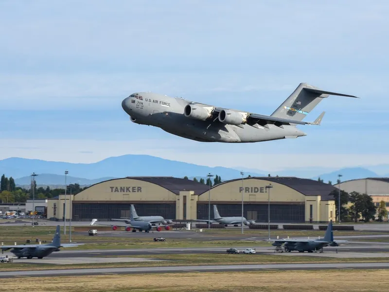 VIDEO O aeronavă militară s-a prăbușit în sudul Californiei/FOTO: profimediaimages.ro