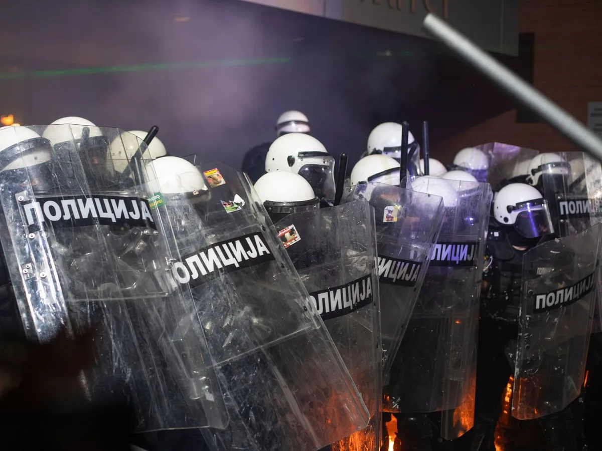 Serbia: 42 de persoane au fost arestate după o manifestaţie împotriva guvernului la Novi Sad
