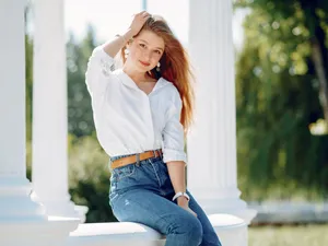 Cele mai frecvente 5 greșeli pe care le faci atunci când alegi o pereche de blugi - Foto: Freepik