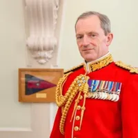 Christopher Ghika, maiorul care conduce astăzi ceremonialul Încoronării Regelui Charles al III-lea are origini românești - Foto: Newsweek