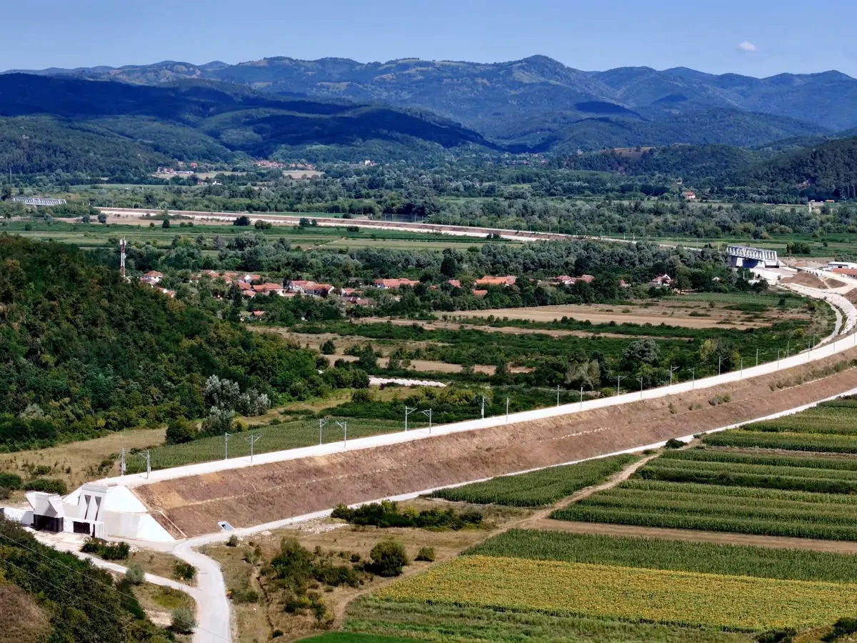 „Viteză record”, pe coridorul feroviar Rin-Dunăre din România: Lucrările pe 22 km au ajuns la 82% în 9 ani - Foto: Facebook / Asociația Pro Infrastructură