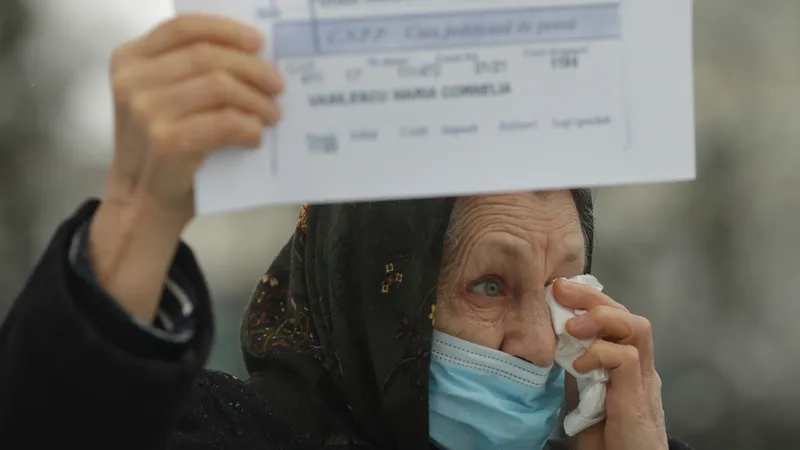 Cât şi cum pierd pensionarii - Foto: INQUAM PHOTOS - Octav Ganea