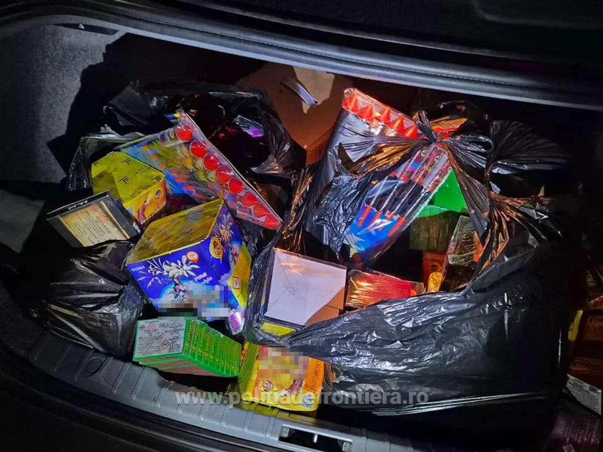Petarde confiscate - FOTO Poliția de Frontieră