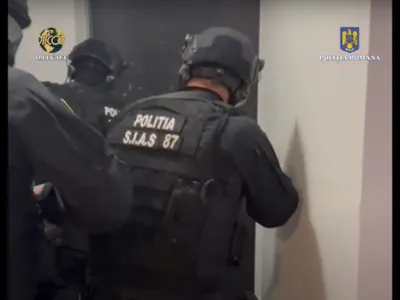 Un cetățean german stabilit în București, trezit de mascați. Vindea droguri pe Darknet - Foto: captură video