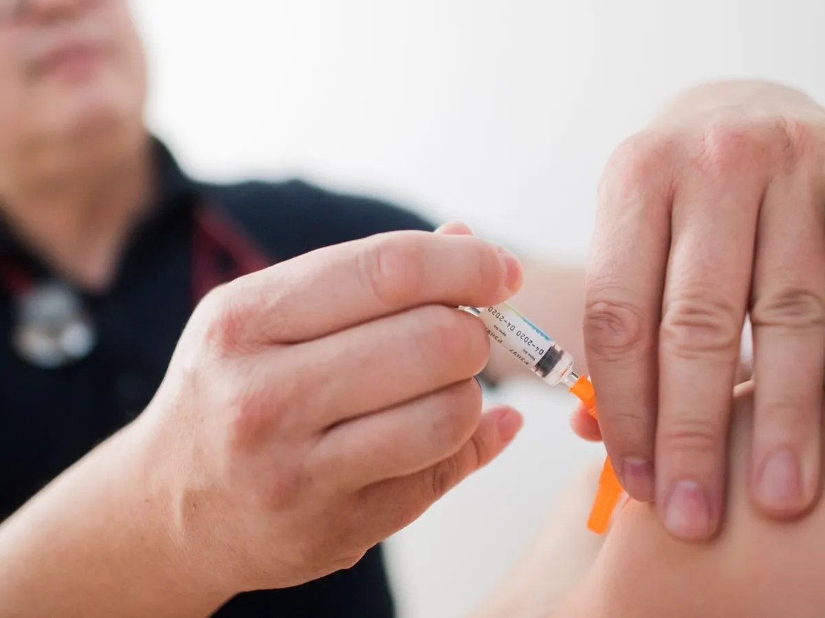 Vaccinarea nou-născuților împotriva hepatitei B, subiect de discuții în SUA. Care este situația în România