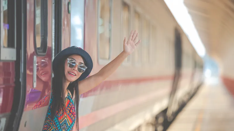 CFR lansează programul „Trenurile Soarelui” pe 13 iunie. 54 trenuri directe vor circula spre litoral - Foto: Freepik (Imagine cu rol ilustrativ)
