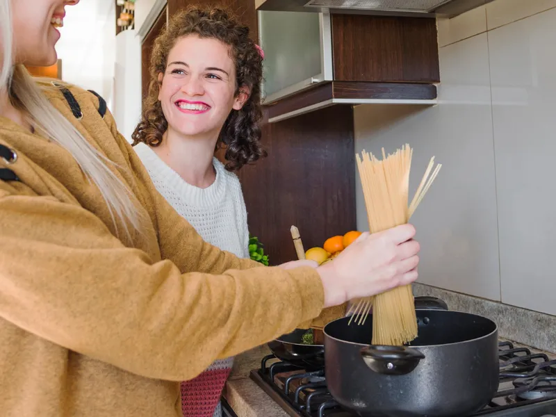Cum să gătești pastele, ca să fie sănătoase. Nu se pierd nutrienții, îți crește glicemia mai puțin - Foto: Freepik (Imagine cu rol ilustrativ)