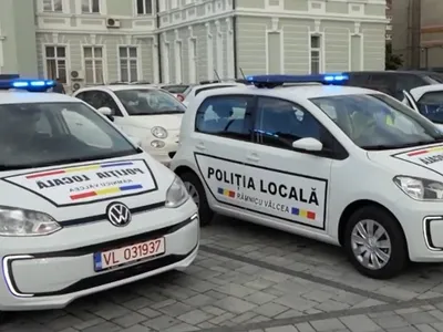 Primăria Râmnicu Vâlcea a cumpărat 4 mașini electrice Volkswagen e-UP! pentru Poliția Locală. / Foto: captură video