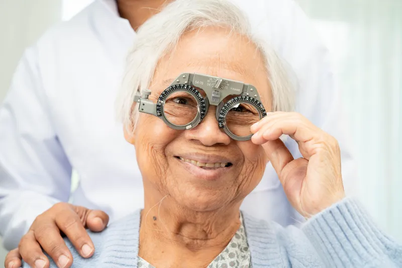 Pensionară la pensie - Foto: Freepik