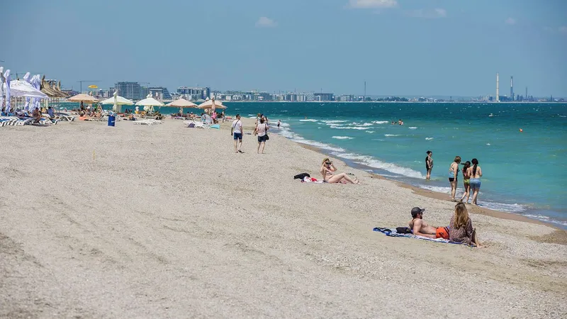 Anomalie pe litoralul românesc. Mamaia devine mai ieftină decât Eforie sau Costinești/FOTO: Inquam Photos / Costin Dinca