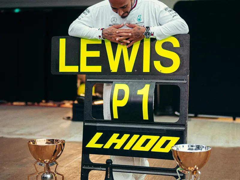 Lewis a intrat în istorie cu a 100-a victorie. / Foto: Mercedes-AMG Petronas Formula One Team, Facebook