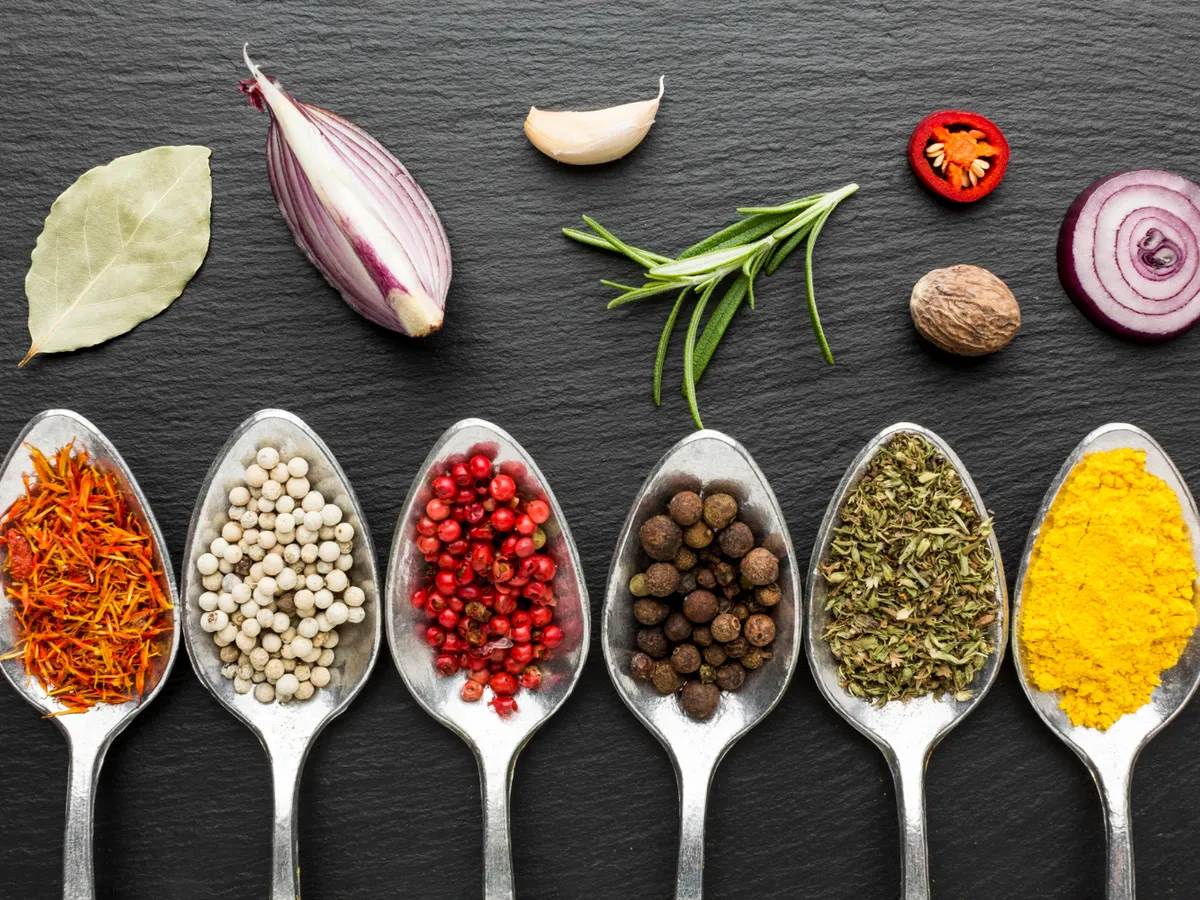 Este neplăcut la consum, dar antidotul împotriva virușilor și bacteriilor. Ce aliment trebuie consumat des?