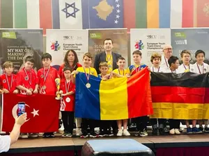 Echipa României a obținut locul întâi la Campionatul European de Şah, la categoria sub 12 ani - Foto: Facebook / Federația Română de Șah