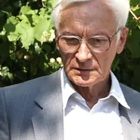 Octav Bjoza a minimizat Holocaustul, reluând teza că evreii au adus comunismul în România. Sursă imagine: ActiveNews