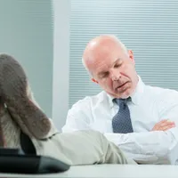 Spor pentru „dureri în dos” și stres ocupațional la bugetarii de la ABA. Director: „Nu știu de asta” - Foto: Profimedia images - Caracter ilustrativ