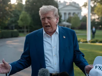 Trump, nervos pe Putin. „Vom trimite mai multe arme Ucrainei. Mulți oameni mor în haosul ăla” - Foto: Profimedia images