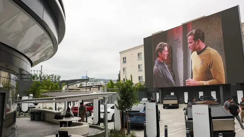 „Cârciuma” Tesla Diner a lui Elon Musk din Los Angeles, catalogată „mizerabilă” de clienți - Foto: Profimedia Images (Imagine cu rol ilustrativ)