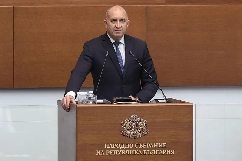 Premierul bulgar Rumen Radev, fost preşedinte, putinist &icirc;nrăit - Foto: Profimedia Images