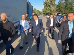 George Simion și Călin Georgescu, însoțiți de 5 gărzi de corp, la vot. Ca dictatorii  - Foto: Facebook