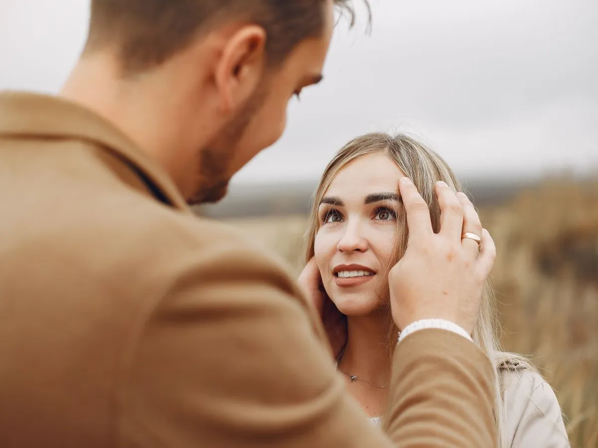 Cuplu îndrăgostit - Foto: Pexels (Imagine cu rol ilustrativ)