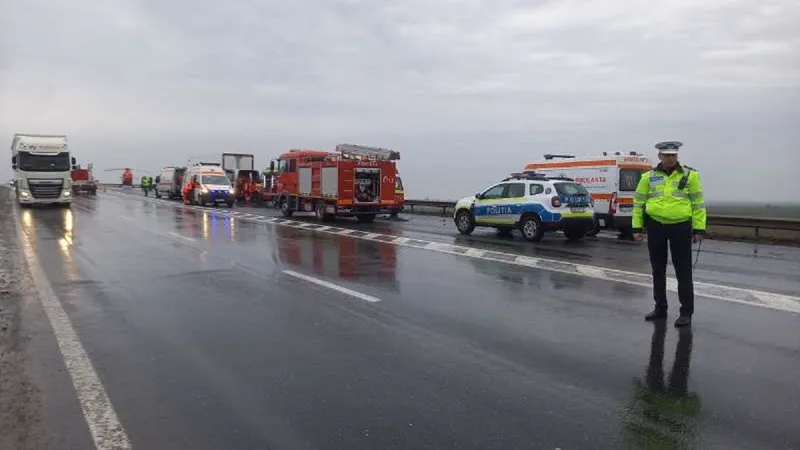Un accident între un camion și o autoutilitară - Foto: IJP