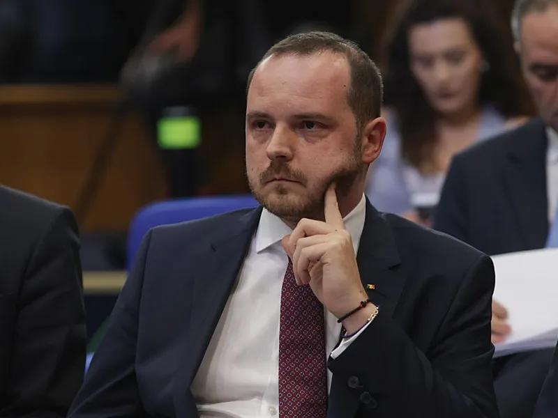 Alexandru Rogobete: România dispune de suficiente stocuri de soluţii perfuzabile - Foto: INQUAM PHOTOS/George Călin