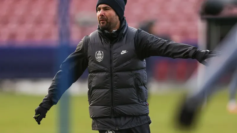 De ce a demisionat Adrian Mutu de la CFR Cluj - Foto: INQUAM PHOTOS/Simion Sebastian Tataru